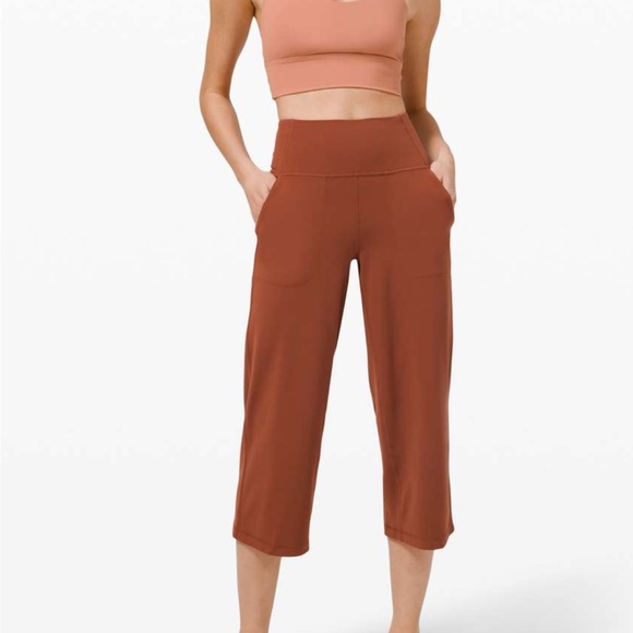 Align super high rise wide leg crop - Picture 2 of 7